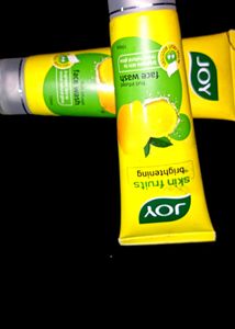 KHARIDA KI NAHI – 2 Facewash At Cheap Price