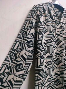 Stylish Printed Dress Shirt🤍