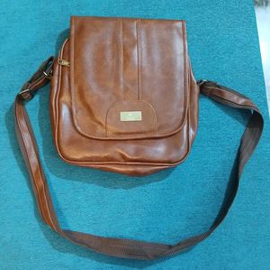 Vintage Brown Leather Crossbody Bag