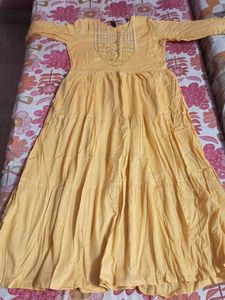 Elegant Yellow Embroidered Kurta