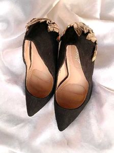 Embellished High Heels Satin Court Heel in Black