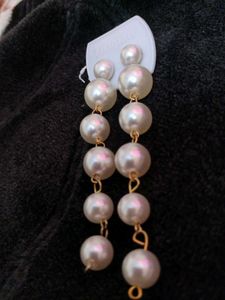 pearl sahi dot earing.