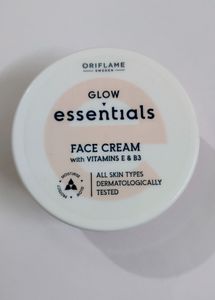 GLOW ESSENTIAL FACE CREAM with VITAMINS E & B3