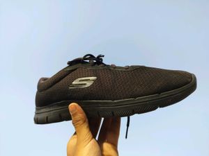 💯OG SKECHERS WITH MEMORY FOAM
