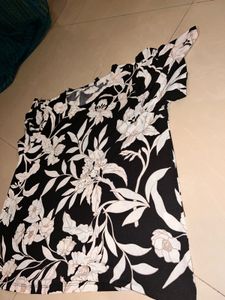 Black And White Flower Top