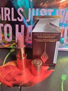 Charlotte Tilbury Lipstick Pillow Talk