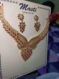 Elegant Gold Necklace &amp; Earring Set