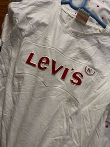 Levi's Graphic Tee