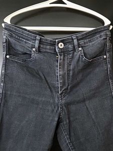 H&amp;M Stylish High Ankle Black Jegging