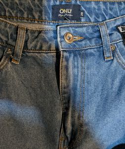 Only Women&#39;s Boyfriend Fit Denim Jeans.