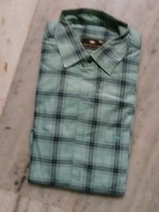 Men's Casual Button-Down Shirt