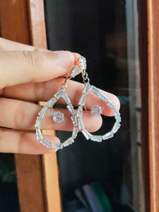AntAmerican Diamond Silver Plated Teardrop Earring