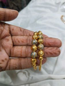 Anti tarnish Gold-Tone Bangle Bracelet