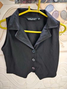 Chic Black Crop Top Vest