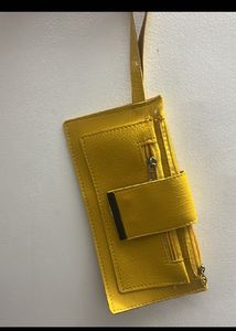 Yellow clutch