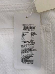 Iconic Men&#39;s White Wide Jeans