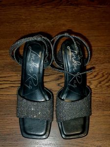 Londen Rag Embellished Block Heels