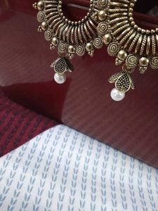 Pretty Ear Rings Brand new