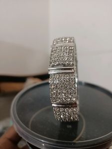 Bangles/bracelet