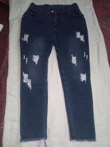 Damaged Jeans, Skiny With Furry Thread At Bootom