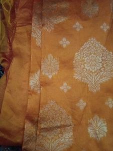 gold colour saree