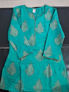 Short Green Kurta With 3/4 Sleeves