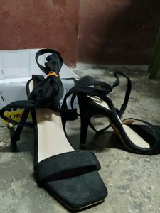 Stilletoes