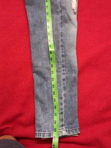 Distressed Denim Jeans top fit