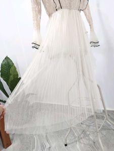 Elegant Lace Midi Dress