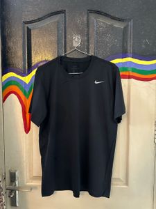 Nike Black T-Shirt – Timeless Essential