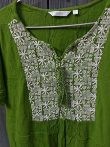 MAX SHORT BRANDED KURTA SIZE Xl