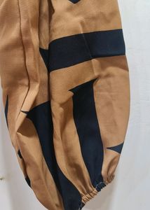 Brown 🤎 Straight Gown With Slides Cut
