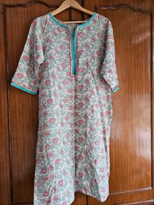 Avaasa Floral Kurti