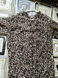 ANIMAL PRINT STRAIGHT TOP
