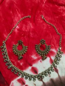 Black Gold Metal Necklace Set