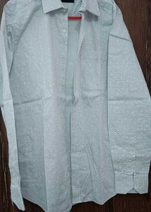 Men's Patterned Button-Down Shirt