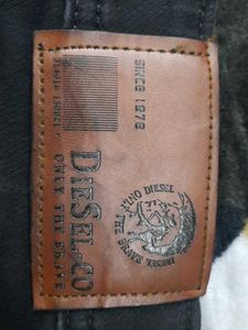 Men Mildly DistressedMid-Rise Cotton Jeans
