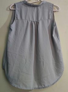 FOREVER 21Sleeveless Tie-Neck Top