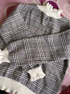 Stylish Plaid Pullover Sweater