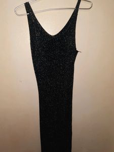 blingy party wear one piece 🖤(stretchable )