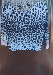 Leaopars Print Woolen Top