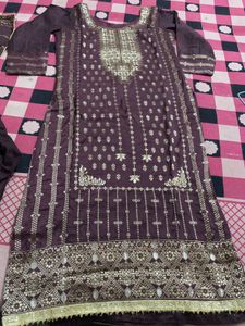 Beautiful Suit With Freebies