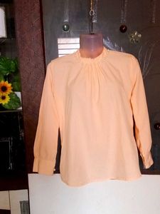 Peach Blouse with Pearl Detail💋