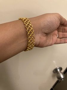 City Gold Bangle
