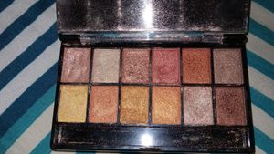 Cute Shimmery Eyeshadow Pallette