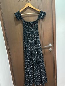 Black Off-Shoulder Printed Maxi Dress – Size S