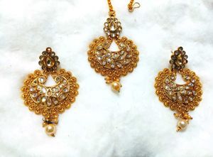 Maangtika With Earnings Set