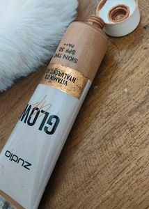 Zudio Glow Skin Tint SPF 50