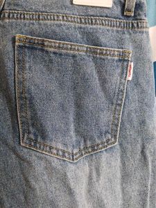 New Trendy Jeans... Never Wore...