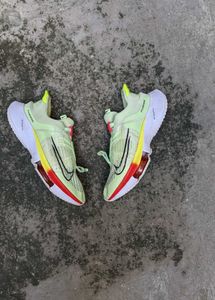 Nike Air Zoom Tempo NEXT% Flyease - Size 6